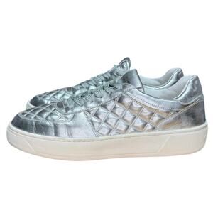 Stuart Weitzman SW Courtside Sleek Sneaker Metallic Silver Size 12 Quilted